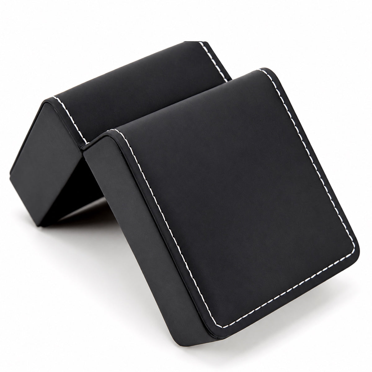 Écrin cadeau pour une montre, cuir noir, vue de côté, fond blanc – L'Art du Cadeau Homme